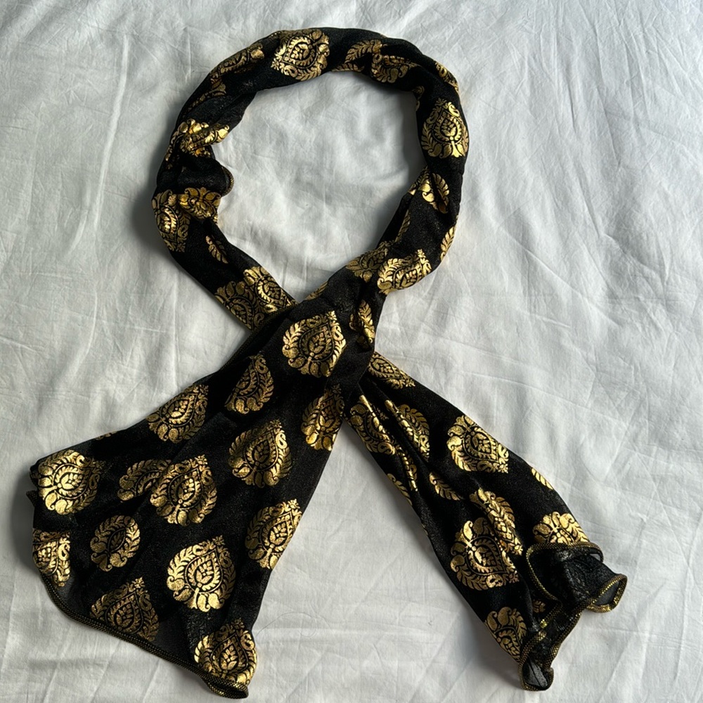 Black and gold damask scarf